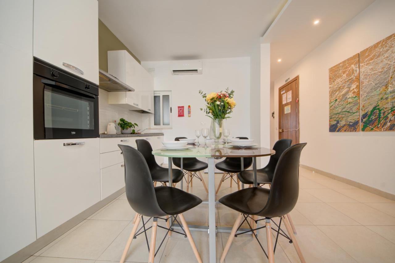 Azure Haven - Gzira Apartments And Penthouse By Shortletsmalta Exterior foto