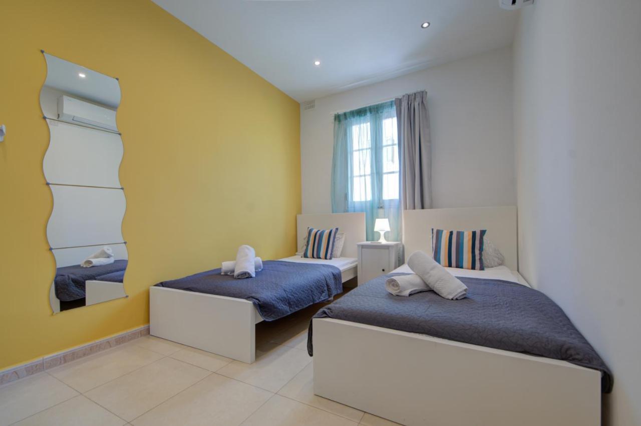 Azure Haven - Gzira Apartments And Penthouse By Shortletsmalta Exterior foto