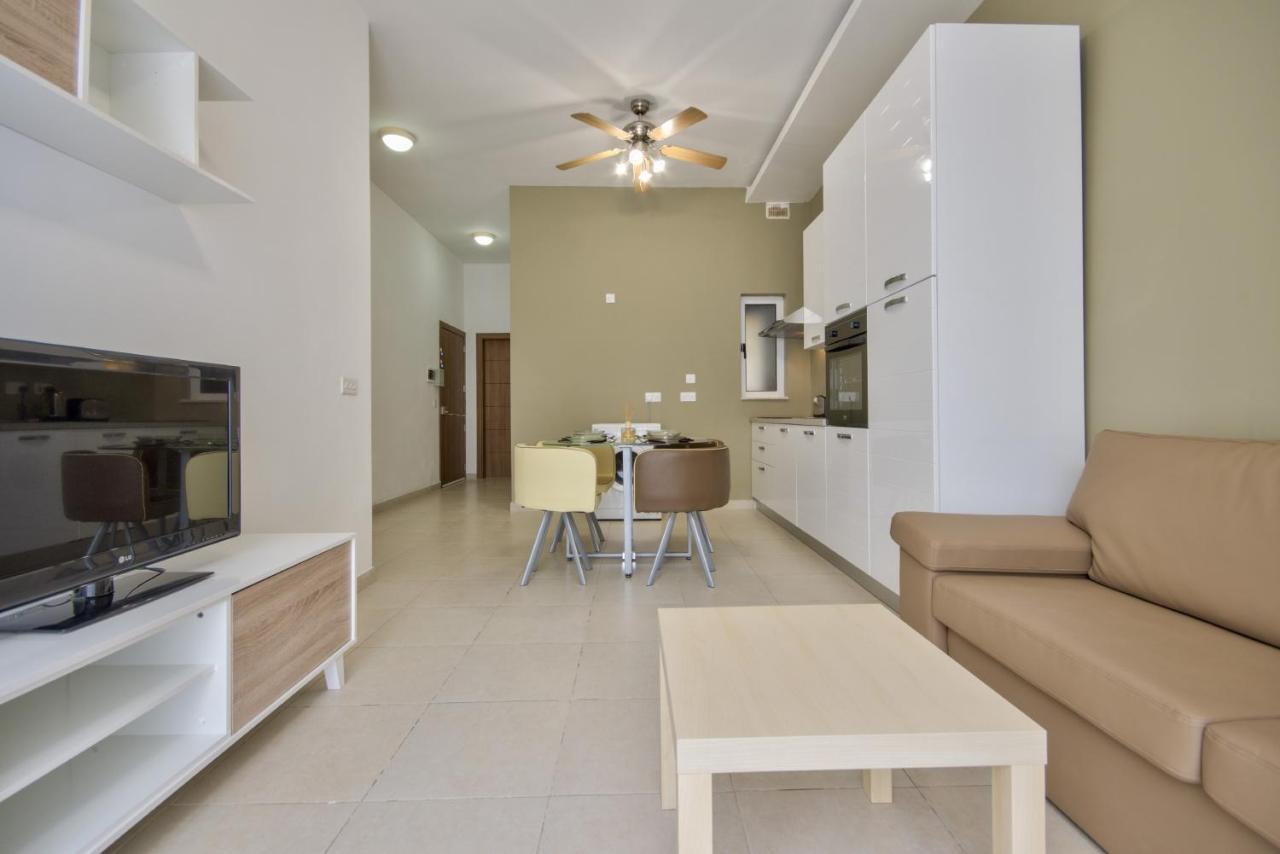 Azure Haven - Gzira Apartments And Penthouse By Shortletsmalta Exterior foto