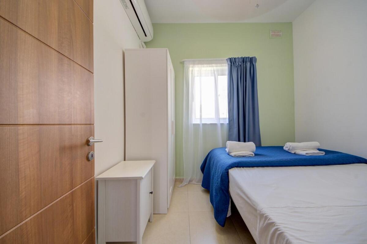 Azure Haven - Gzira Apartments And Penthouse By Shortletsmalta Habitación foto