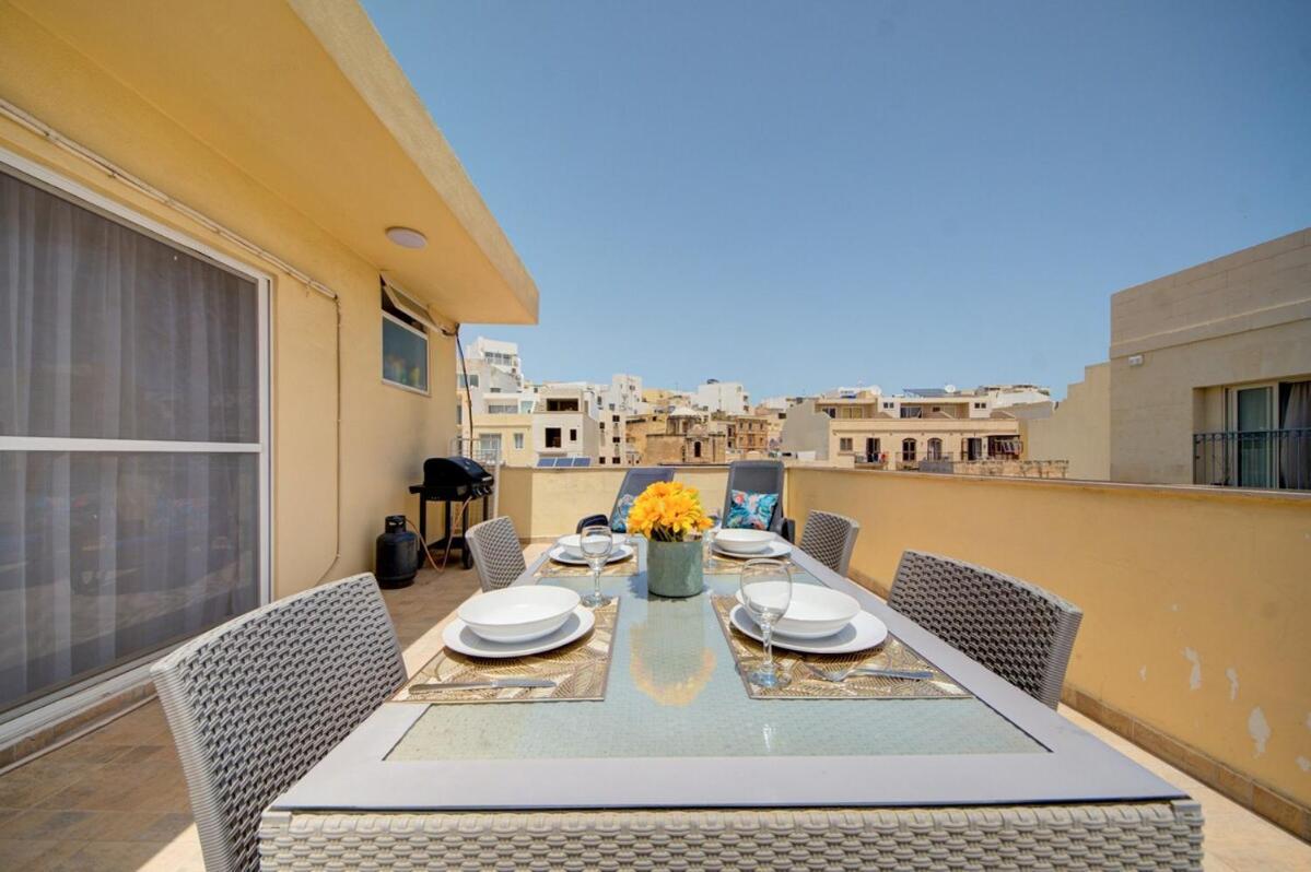 Azure Haven - Gzira Apartments And Penthouse By Shortletsmalta Habitación foto